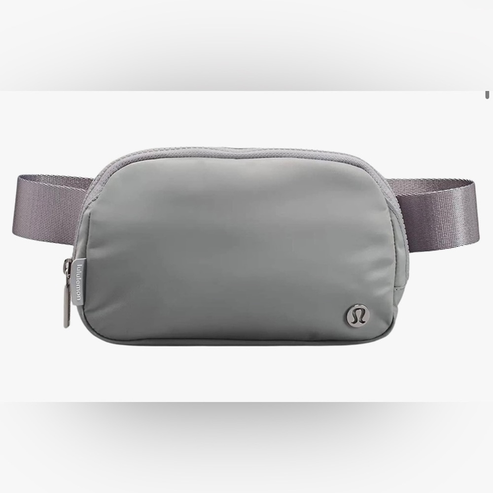 LAST ONE AUTHENTIC BRAND NEW LULULEMON EVERYWHERE BELT BAG -SILVER DROP